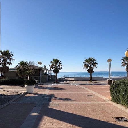 Appartamento A 30 Mt Dal Mare Cecina  Exteriér fotografie